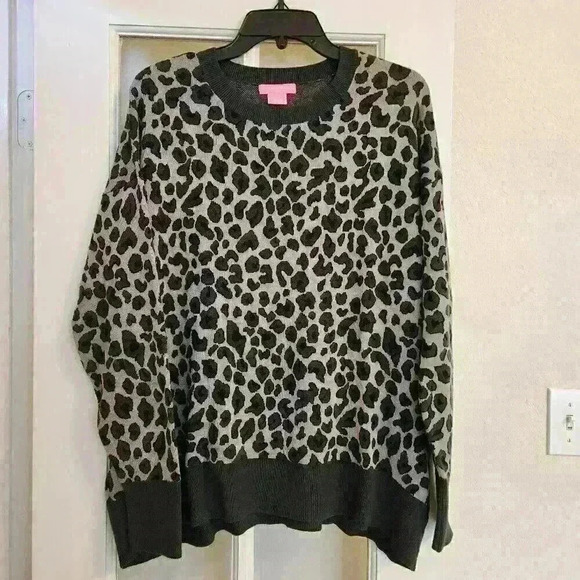 Isaac Mizrahi Women's Animal Cheetah Print Baggy Sweater XXL Fall Winter Comfy - Picture 1 of 7